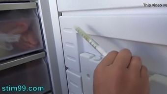 Masturbação Solo Extrema Com Seringa No Japão