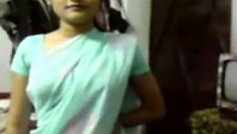 A Captivating Indian Girl In A Saree: A New Seductive Video