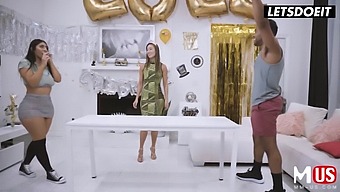 Ngôi Sao Nổi Tiếng Violet Myers Thích Thú Với Một Con Cặc Đen To Khổng Lồ Trong Ngày Sinh Nhật Của Mình Trong Một Cuộc Tụ Tập Nhóm